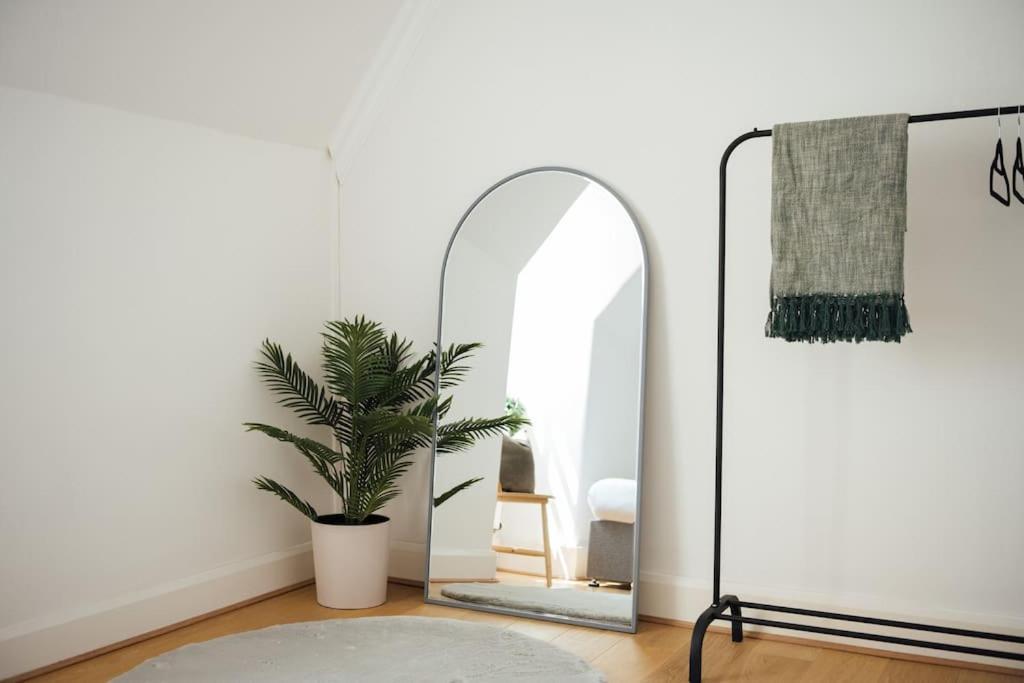 Charming 2 Bedroom Flat In The Heart Of Kings Cross, Londra Exterior foto