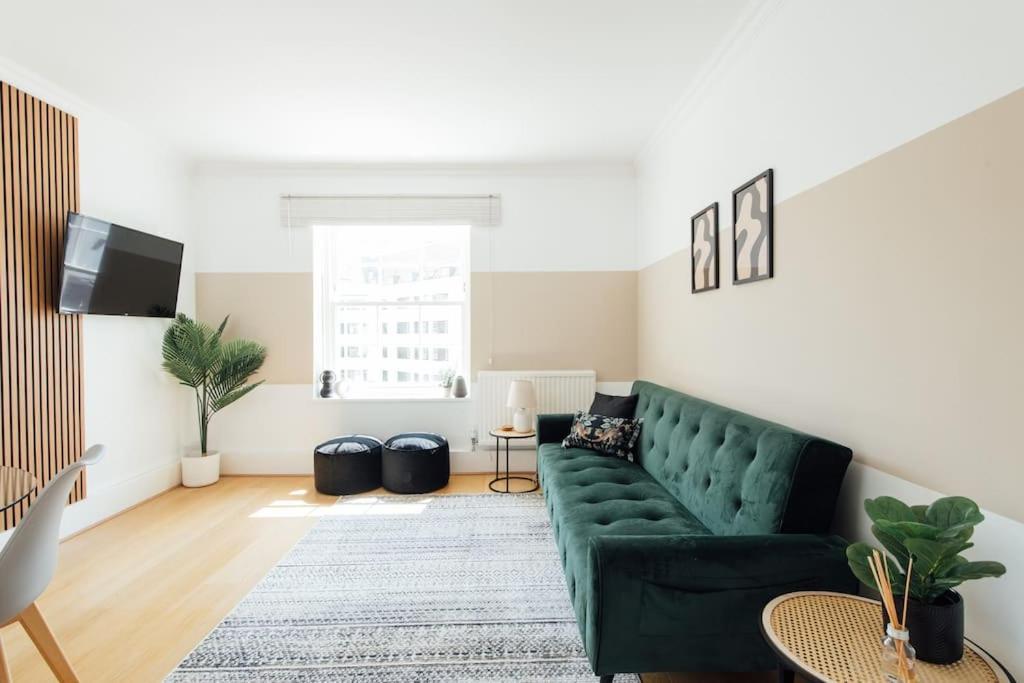 Charming 2 Bedroom Flat In The Heart Of Kings Cross, Londra Exterior foto