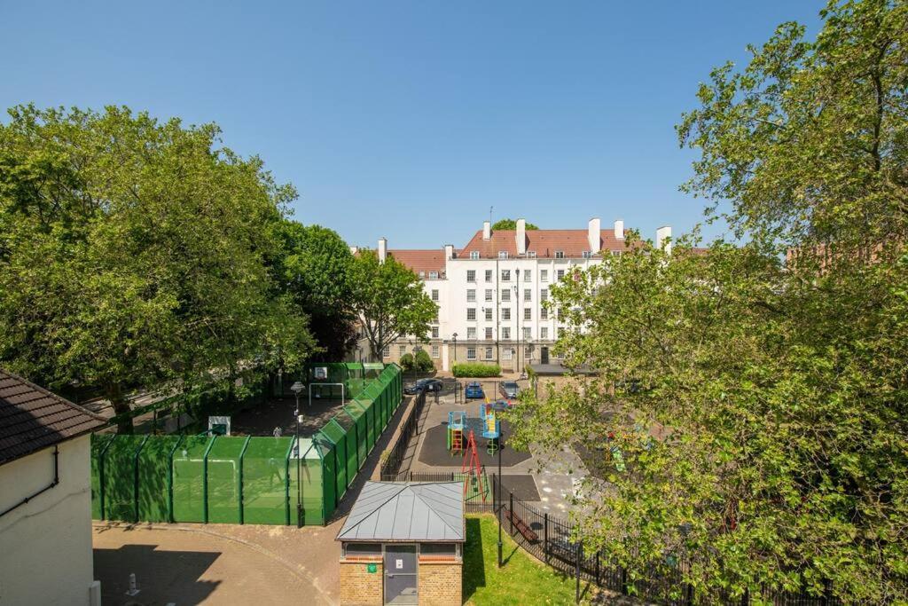 Charming 2 Bedroom Flat In The Heart Of Kings Cross, Londra Exterior foto