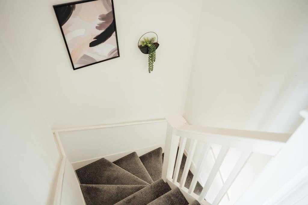 Charming 2 Bedroom Flat In The Heart Of Kings Cross, Londra Exterior foto