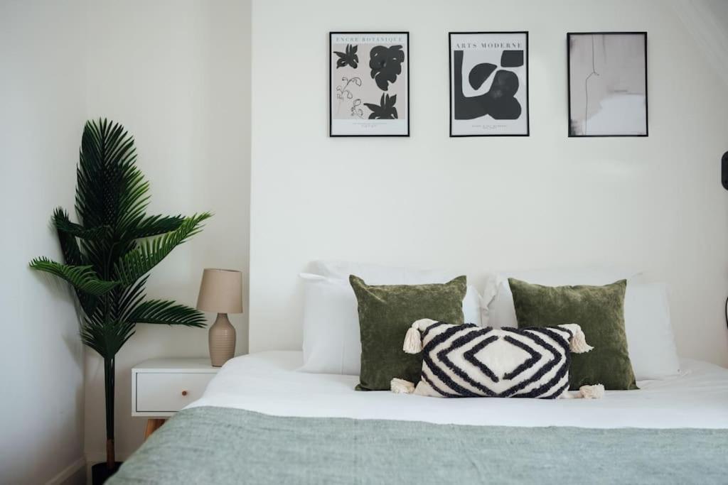 Charming 2 Bedroom Flat In The Heart Of Kings Cross, Londra Exterior foto