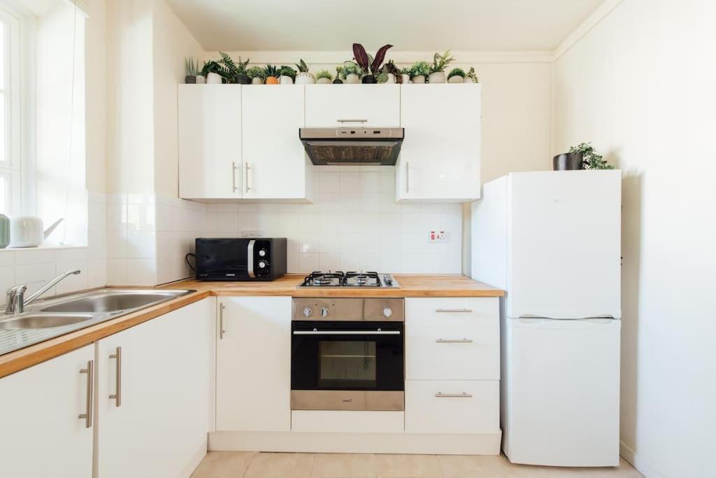 Charming 2 Bedroom Flat In The Heart Of Kings Cross, Londra Exterior foto