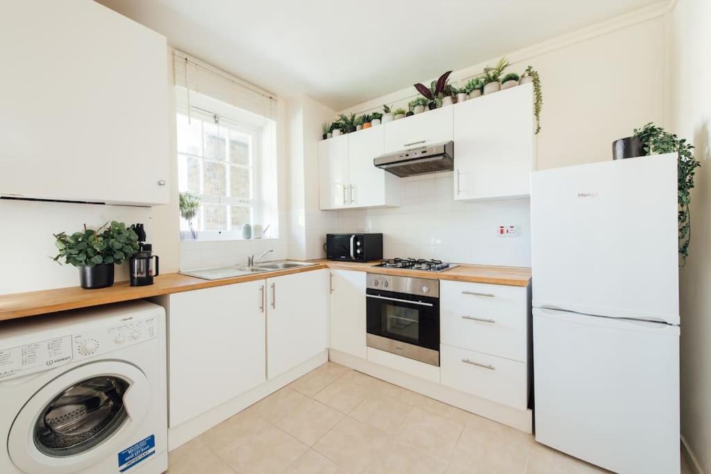 Charming 2 Bedroom Flat In The Heart Of Kings Cross, Londra Exterior foto