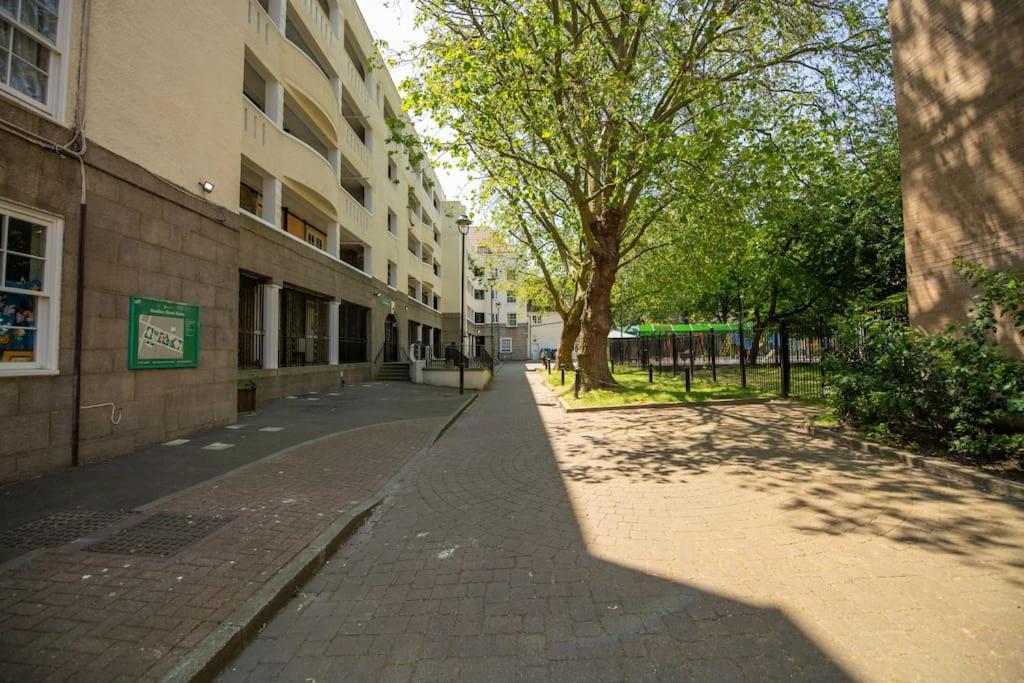 Charming 2 Bedroom Flat In The Heart Of Kings Cross, Londra Exterior foto