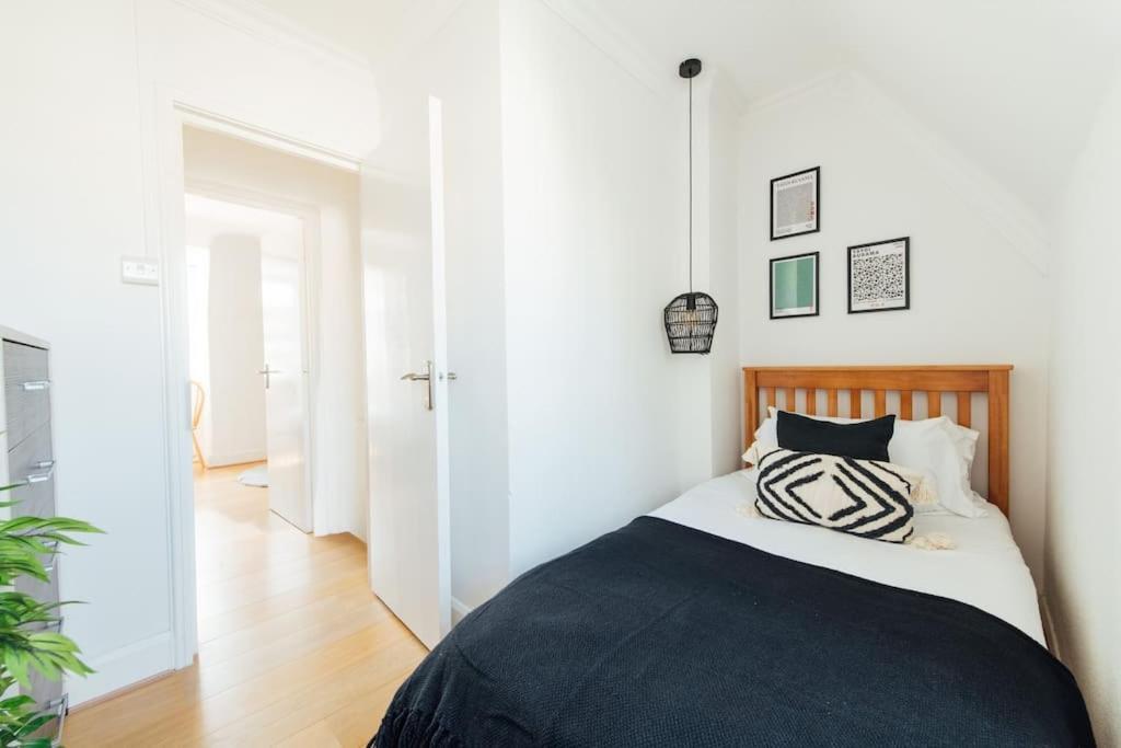 Charming 2 Bedroom Flat In The Heart Of Kings Cross, Londra Exterior foto